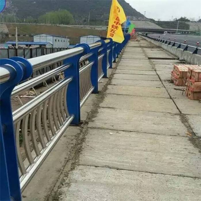 河道欄桿.jpg